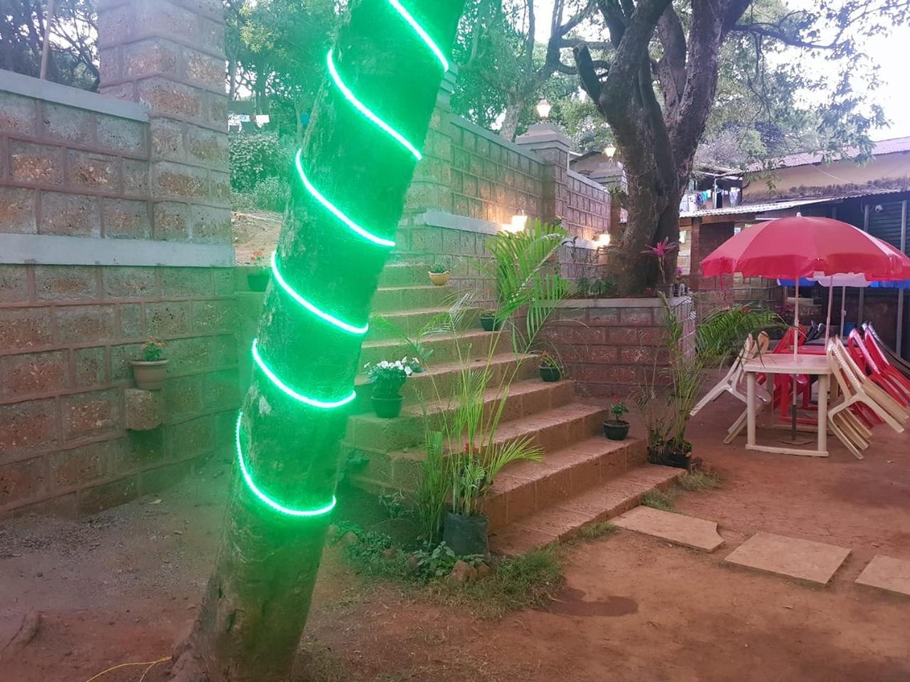 C P Cottage Mahābaleshwar Buitenkant foto