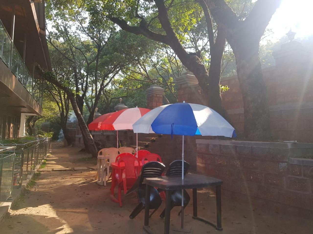 C P Cottage Mahābaleshwar Buitenkant foto