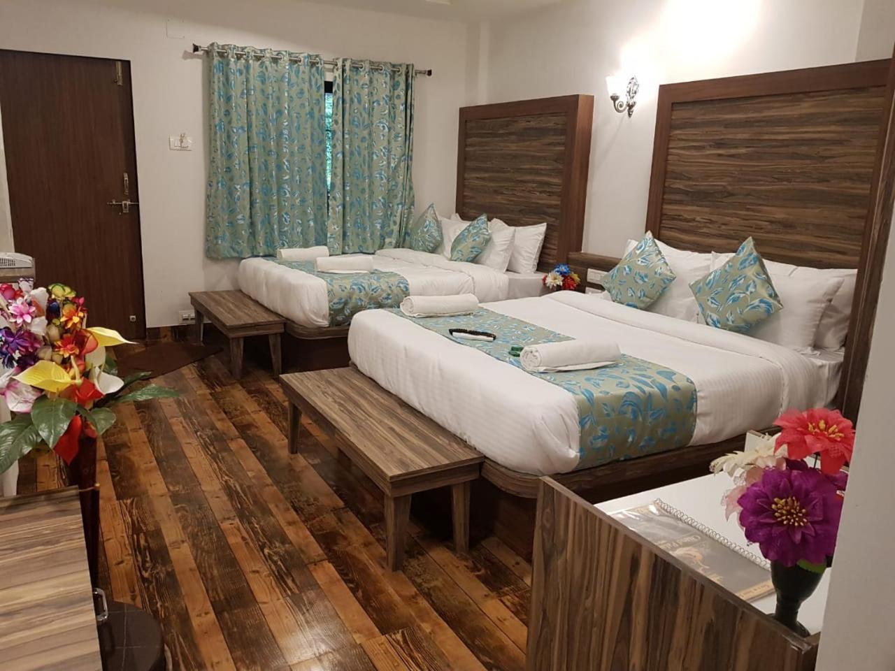 C P Cottage Mahābaleshwar Buitenkant foto